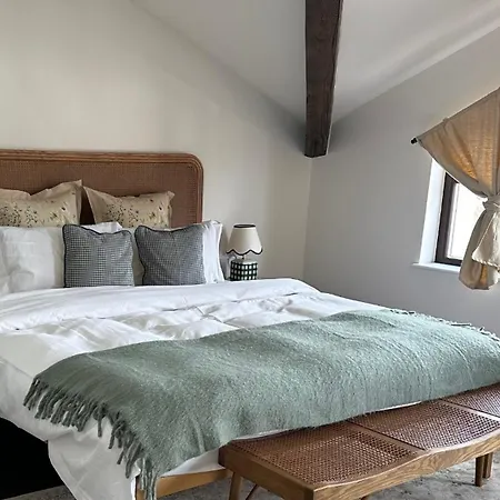 Villa Peaceful Family Retreat With A Private Hot Tub